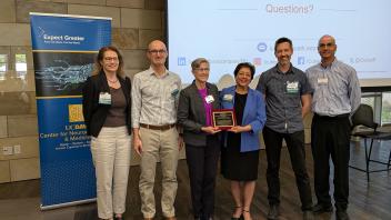 Dr. Jung receives plaque